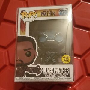 Marvel Black Panther #273 Glow In The Dark Funko Pop